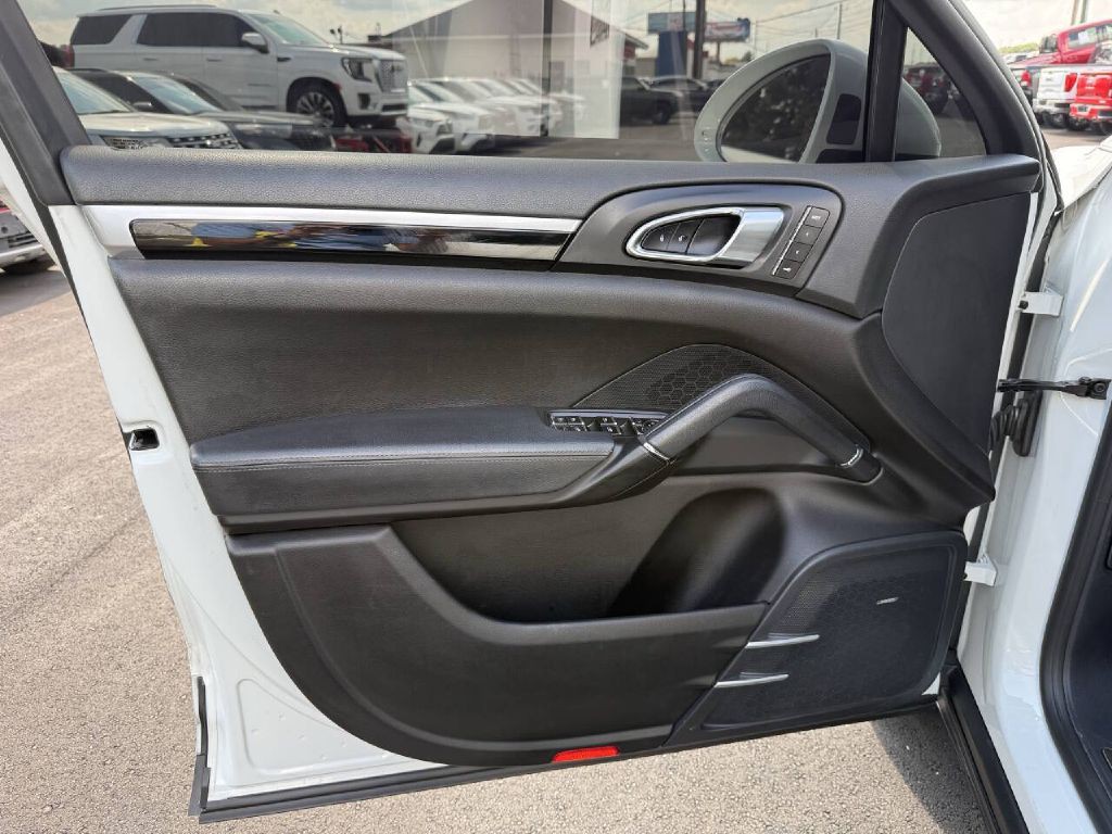 2017 Porsche Cayenne Image 19