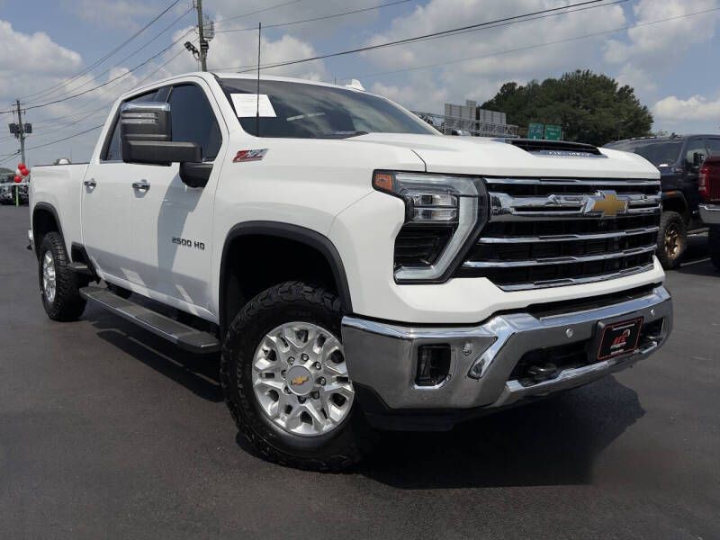 2024 Chevrolet Silverado 1500 Image 2