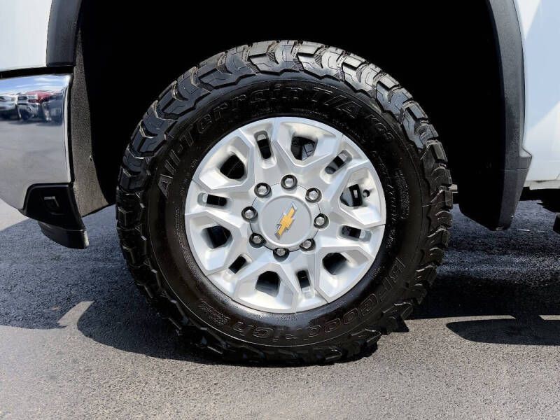 2024 Chevrolet Silverado 1500 Image 8