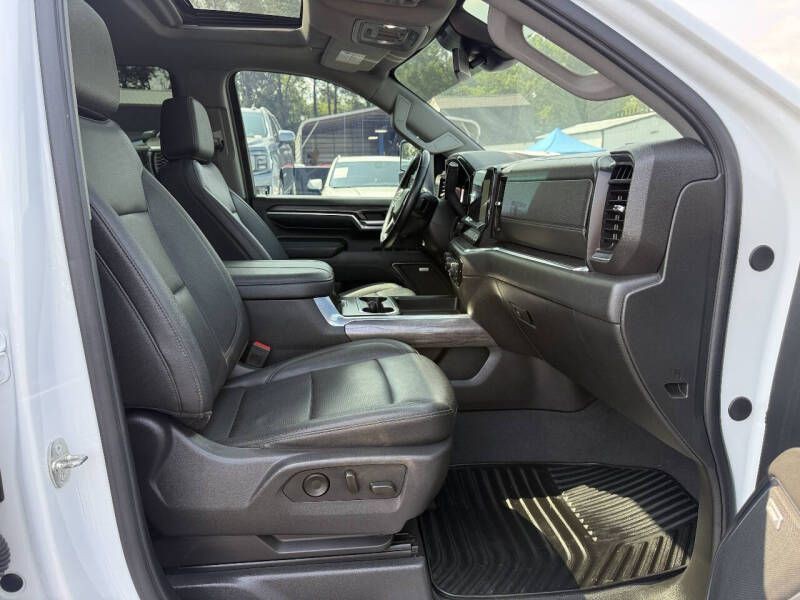2024 Chevrolet Silverado 1500 Image 12