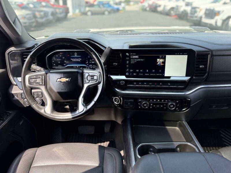 2024 Chevrolet Silverado 1500 Image 13