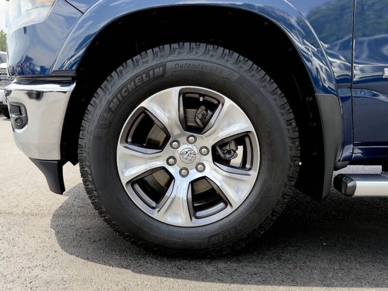 2019 RAM 1500 Image 8