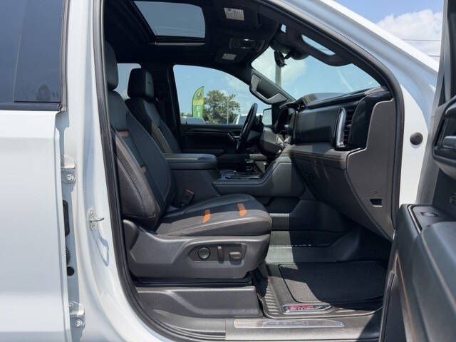 2023 GMC Sierra Image 11