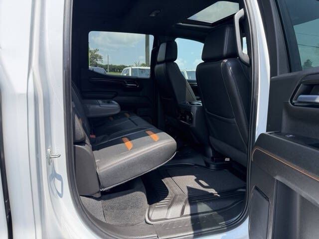 2023 GMC Sierra Image 12