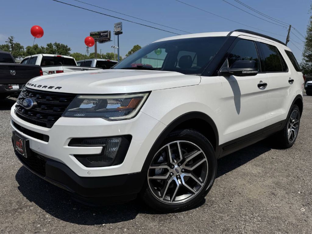 2016 Ford Explorer Image 2