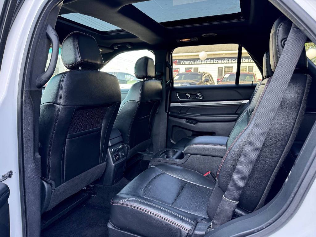 2016 Ford Explorer Image 16
