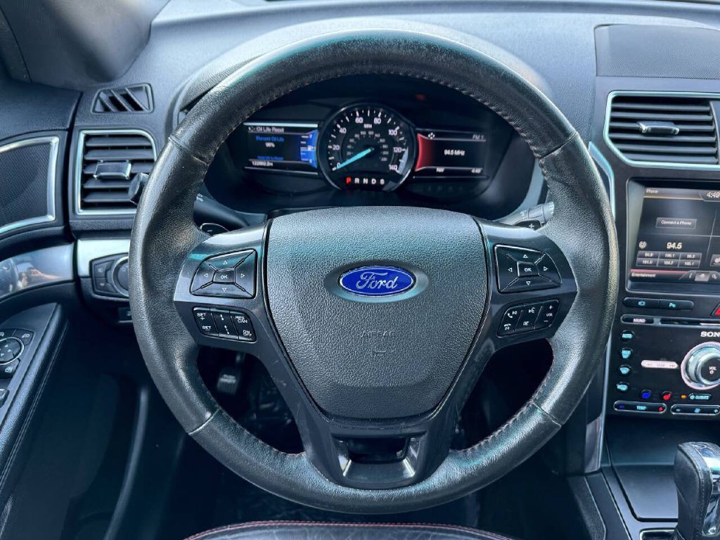2016 Ford Explorer Image 25