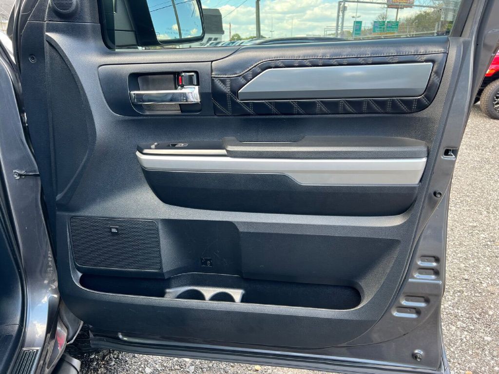 2014 Toyota Tundra Image 18