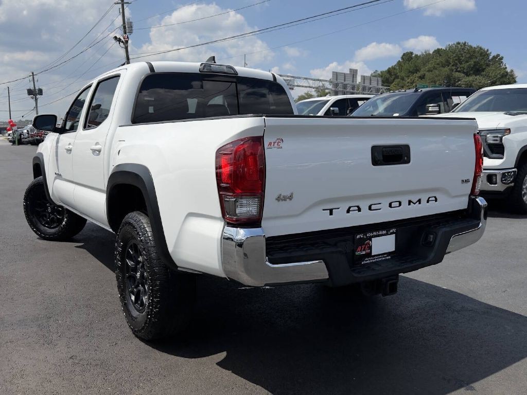 2017 Toyota Tacoma Image 6