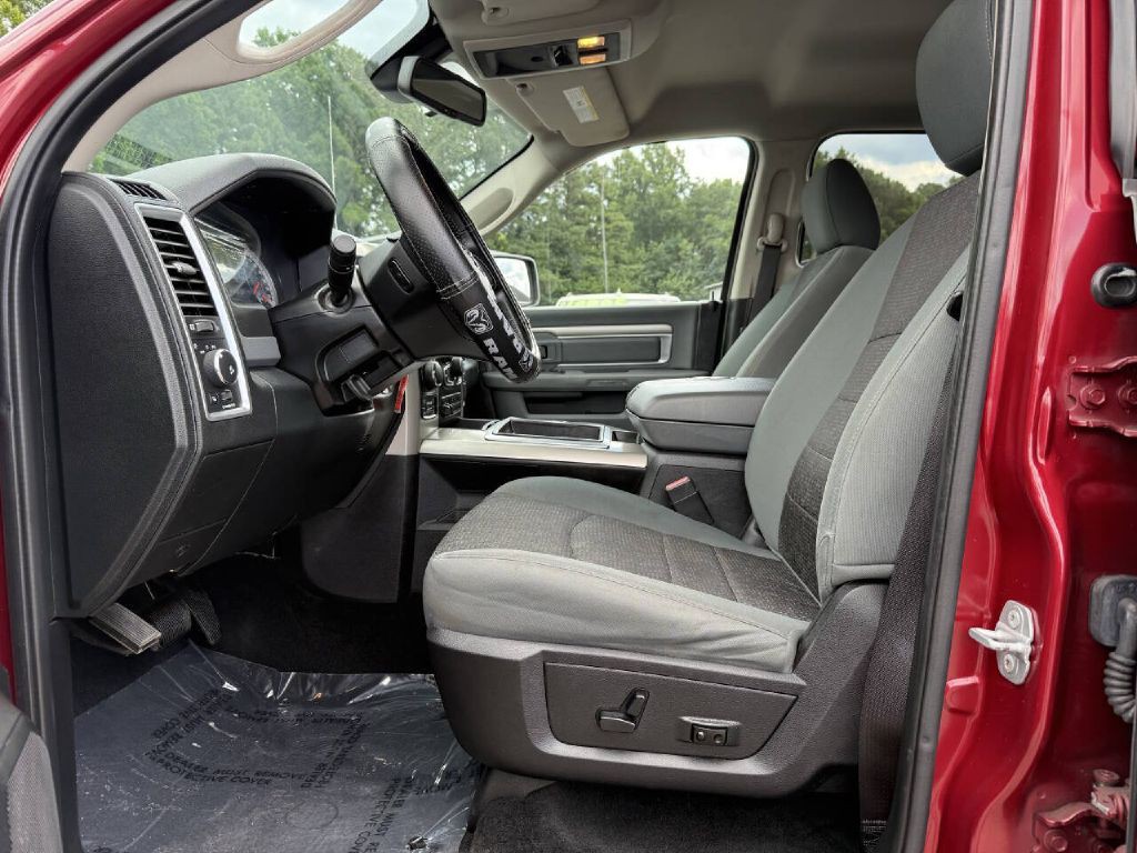 2015 RAM 1500 Image 9