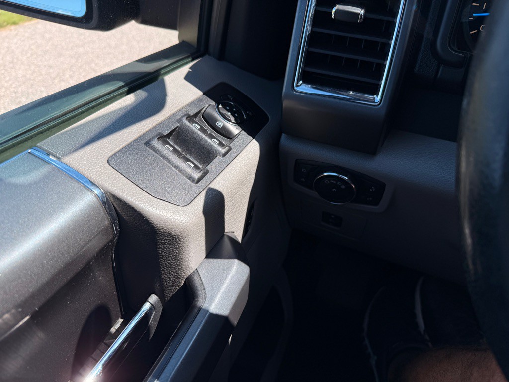 2016 Ford F-150 Image 25