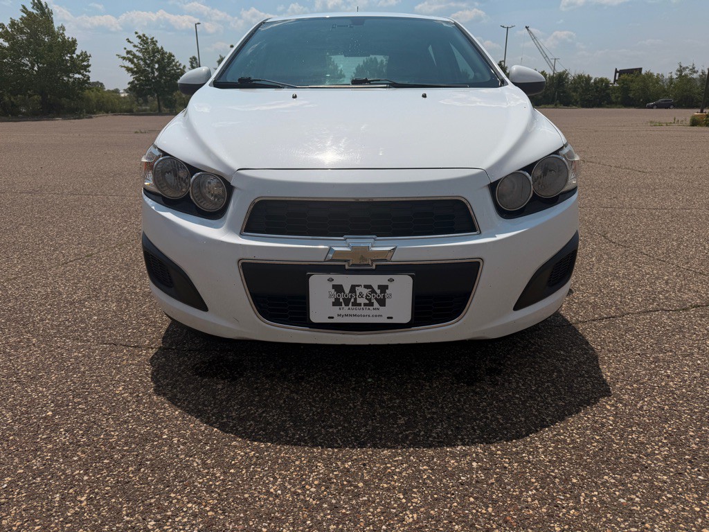 2014 Chevrolet Sonic Image 2