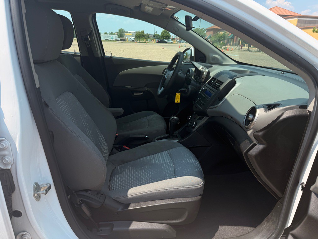 2014 Chevrolet Sonic Image 15