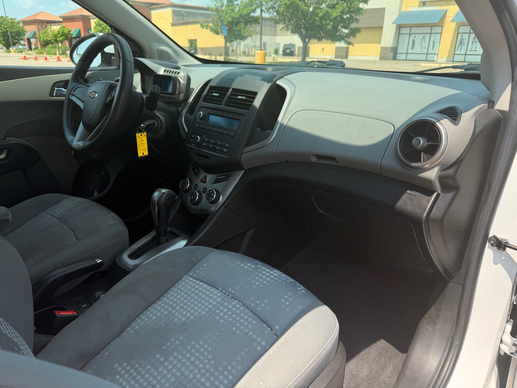 2014 Chevrolet Sonic Image 16