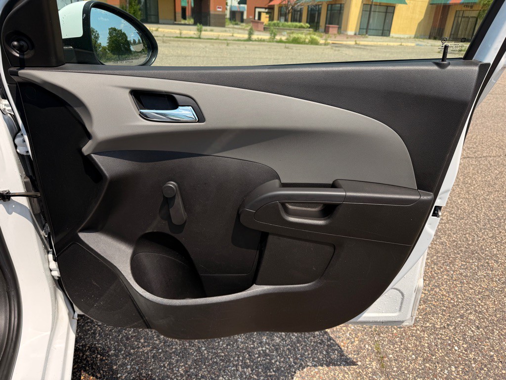 2014 Chevrolet Sonic Image 18