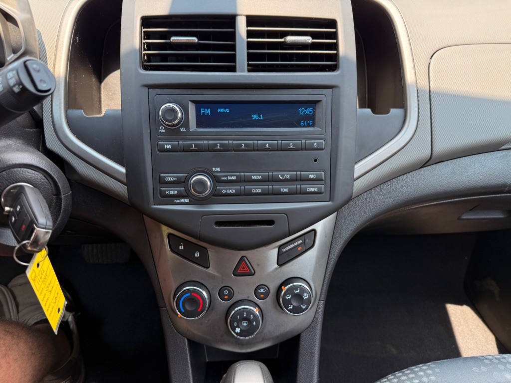 2014 Chevrolet Sonic Image 21