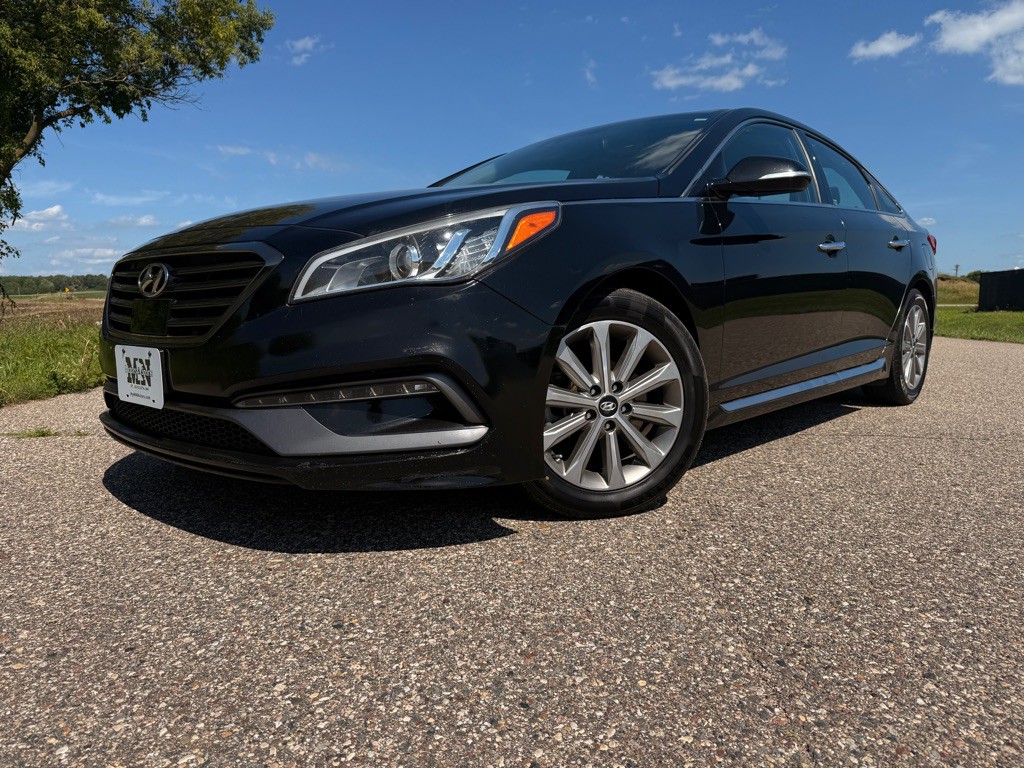 2016 Hyundai Sonata Image 1