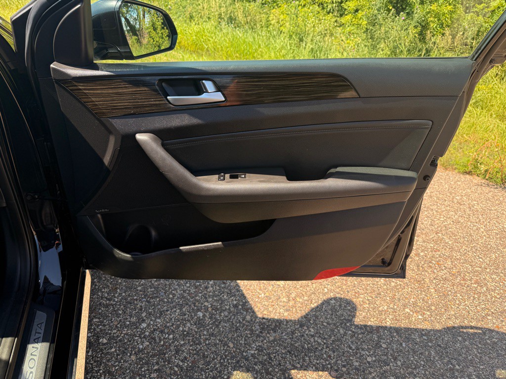 2016 Hyundai Sonata Image 19