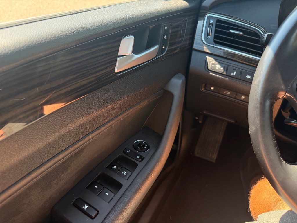 2016 Hyundai Sonata Image 26