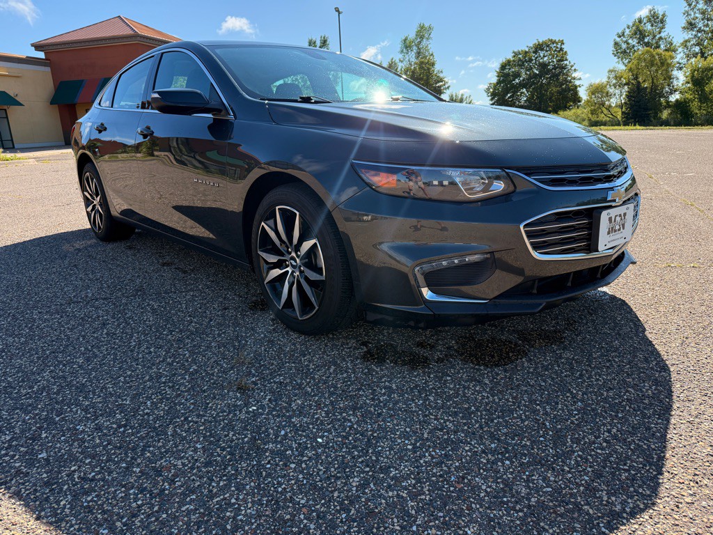 2017 Chevrolet Malibu Image 3