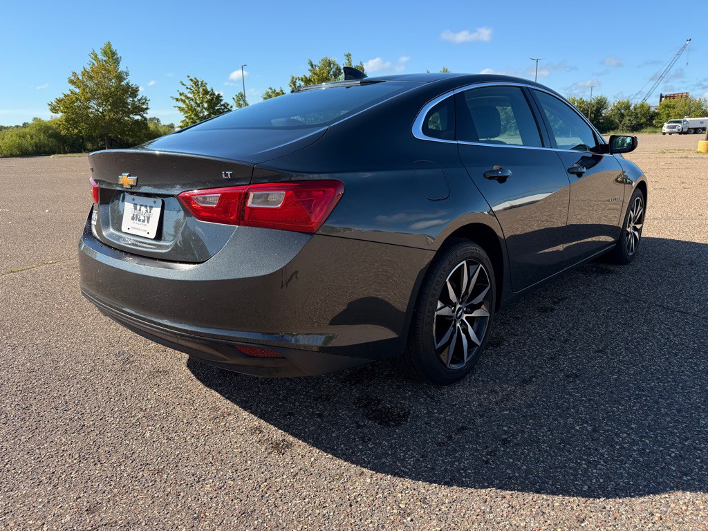 2017 Chevrolet Malibu Image 5