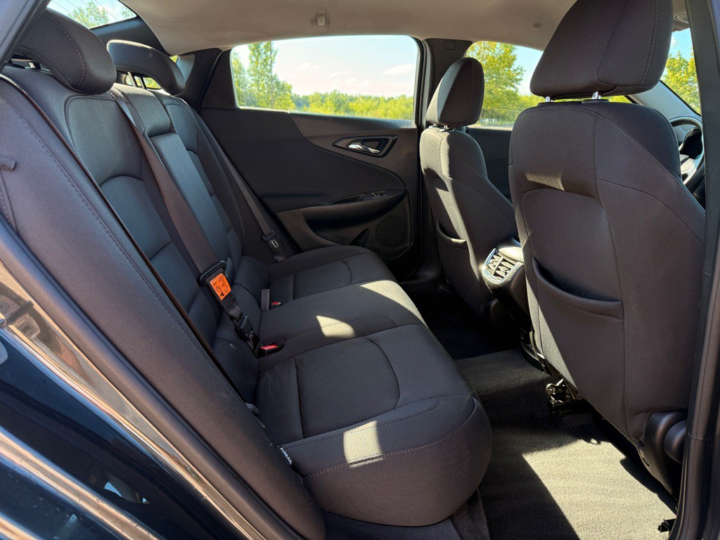 2017 Chevrolet Malibu Image 14