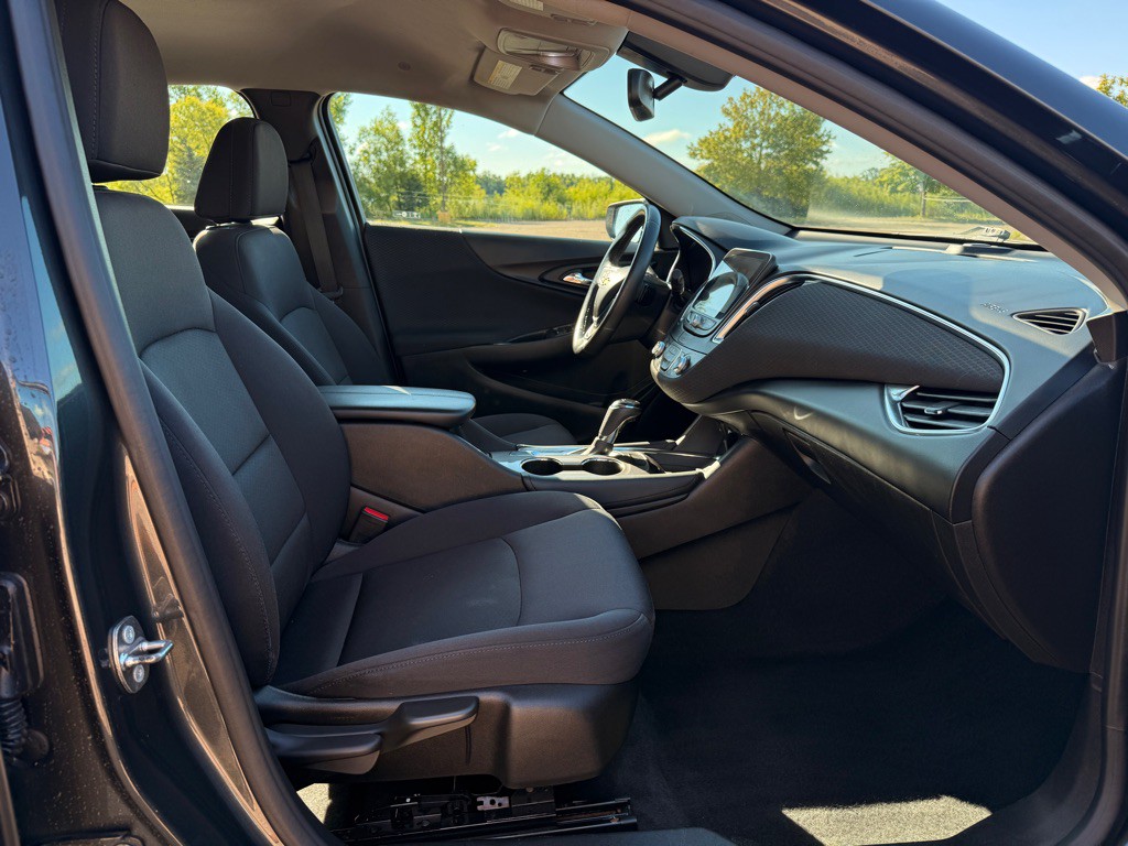 2017 Chevrolet Malibu Image 15