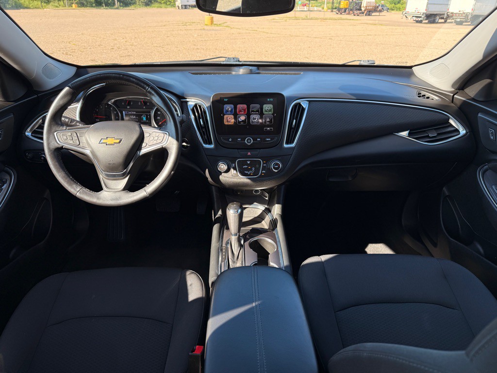 2017 Chevrolet Malibu Image 18