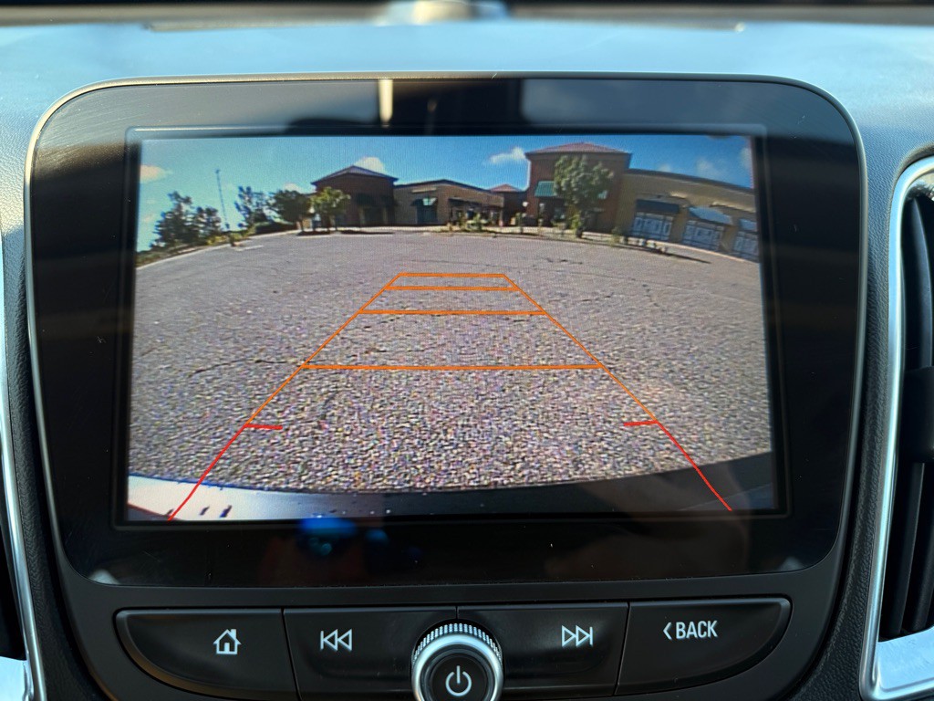 2017 Chevrolet Malibu Image 21