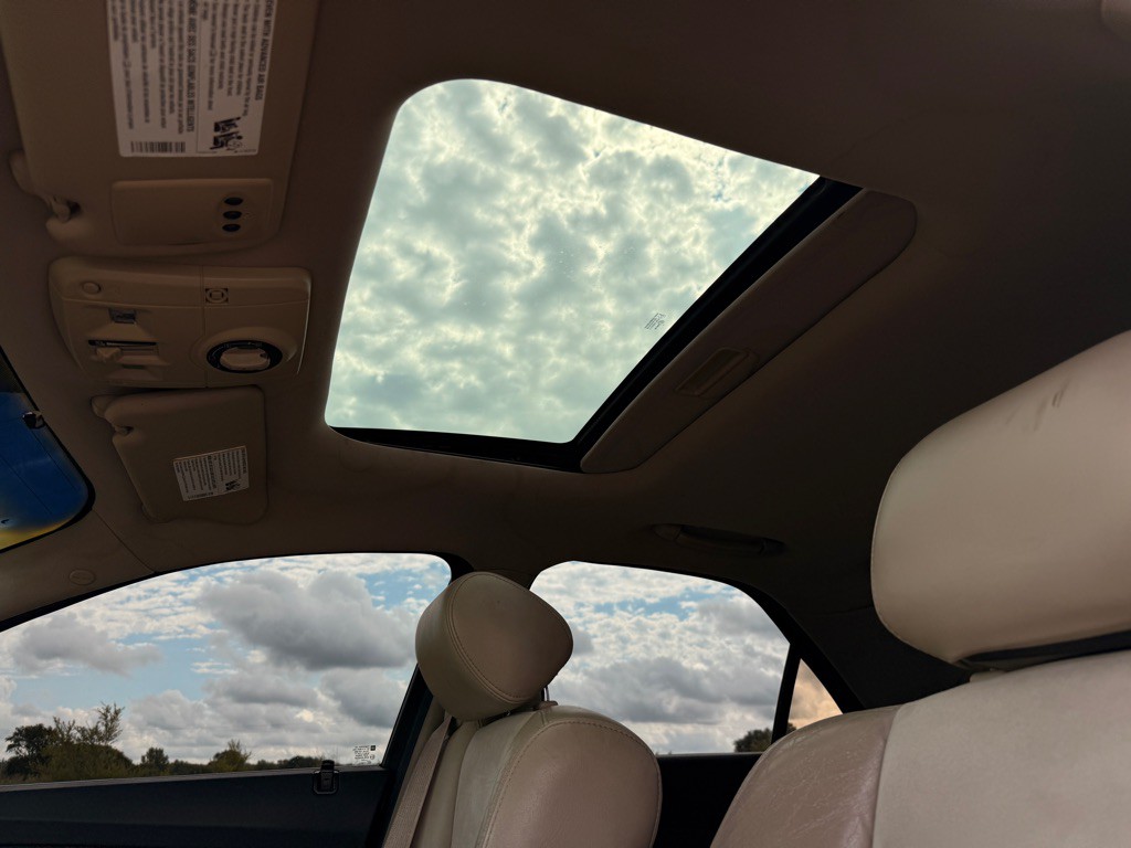 2005 Cadillac CTS Image 11