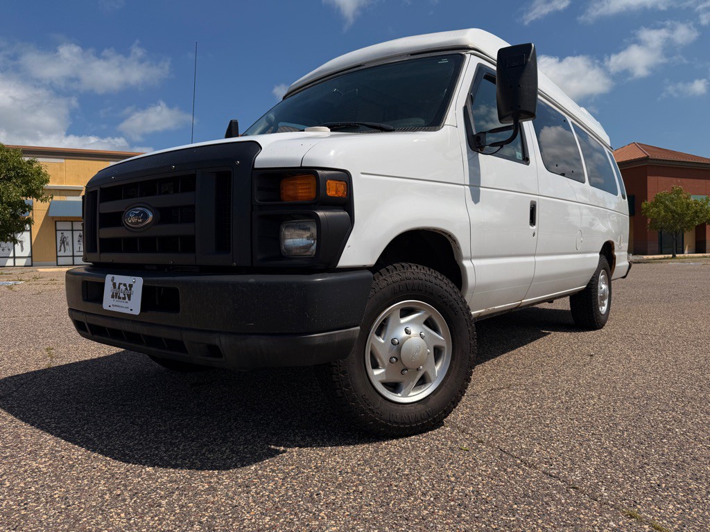 2010 Ford Econoline Image 2