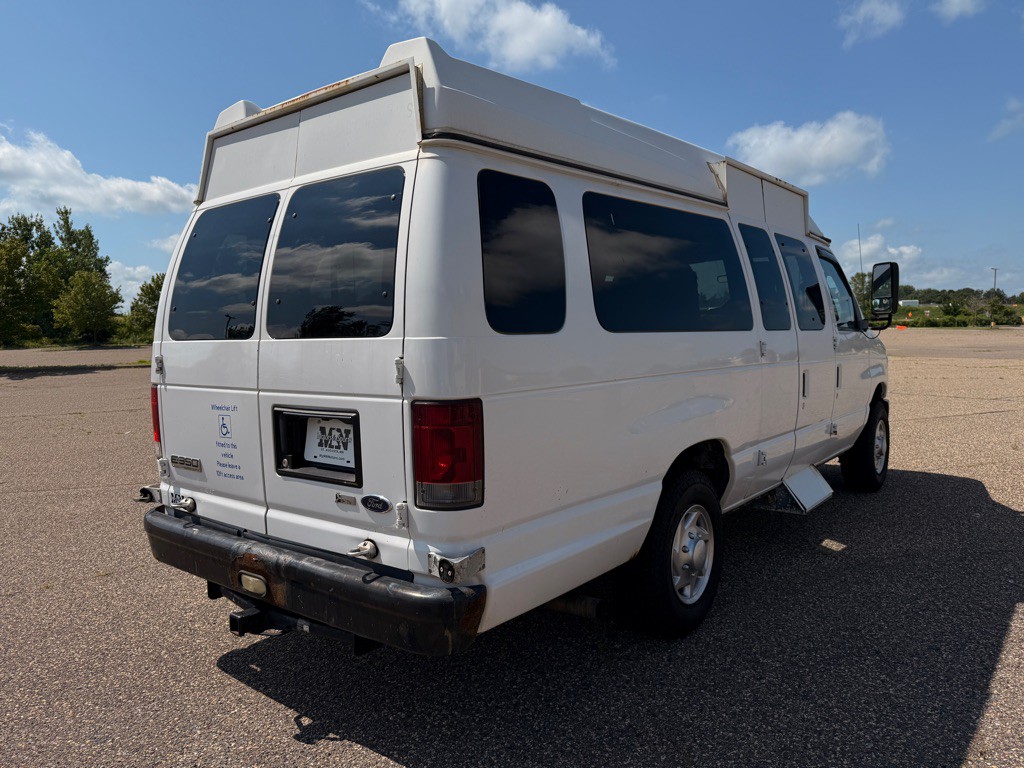 2010 Ford Econoline Image 6