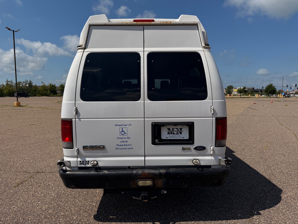 2010 Ford Econoline Image 7