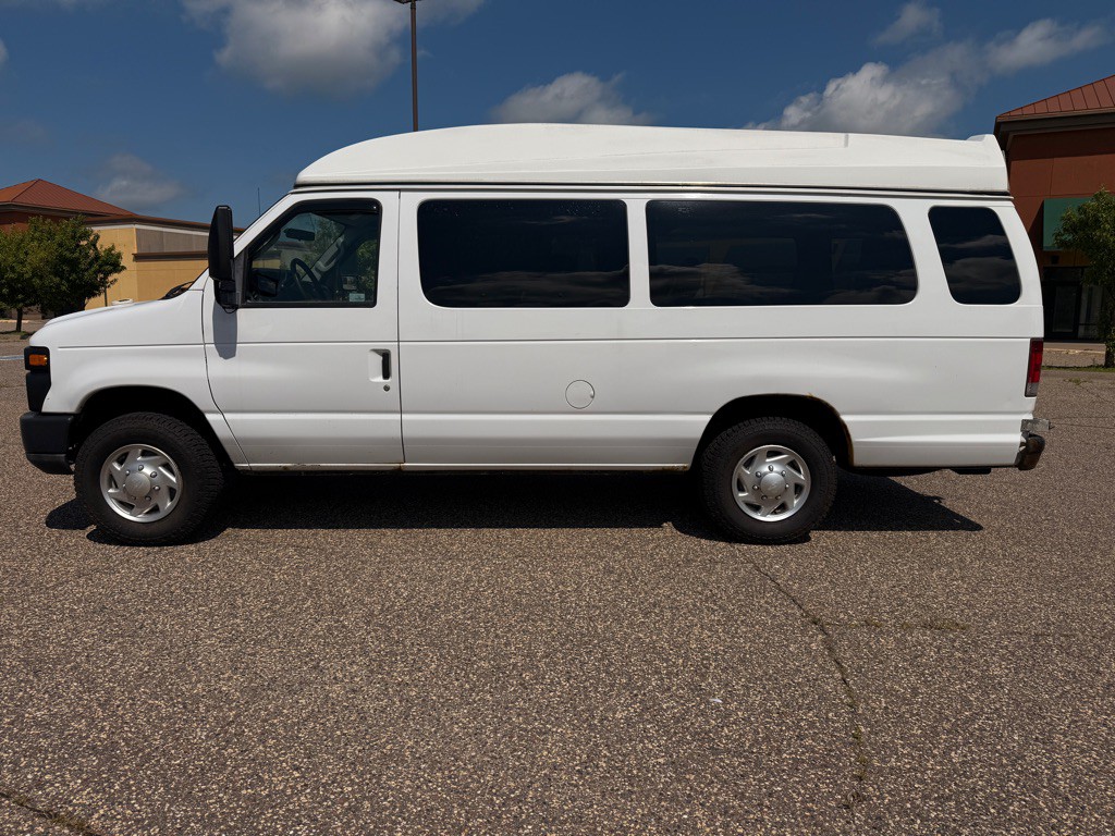 2010 Ford Econoline Image 9