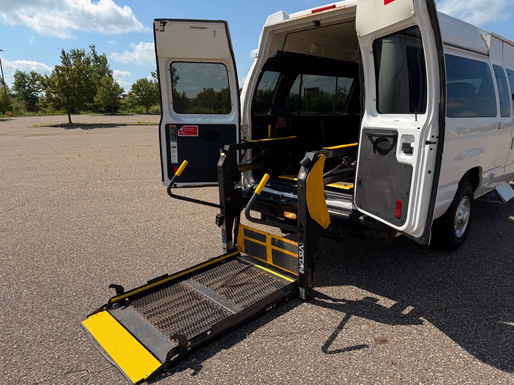 2010 Ford Econoline Image 15