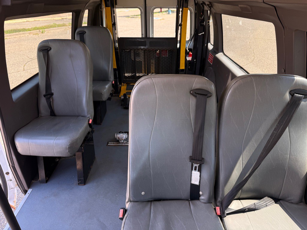 2010 Ford Econoline Image 19