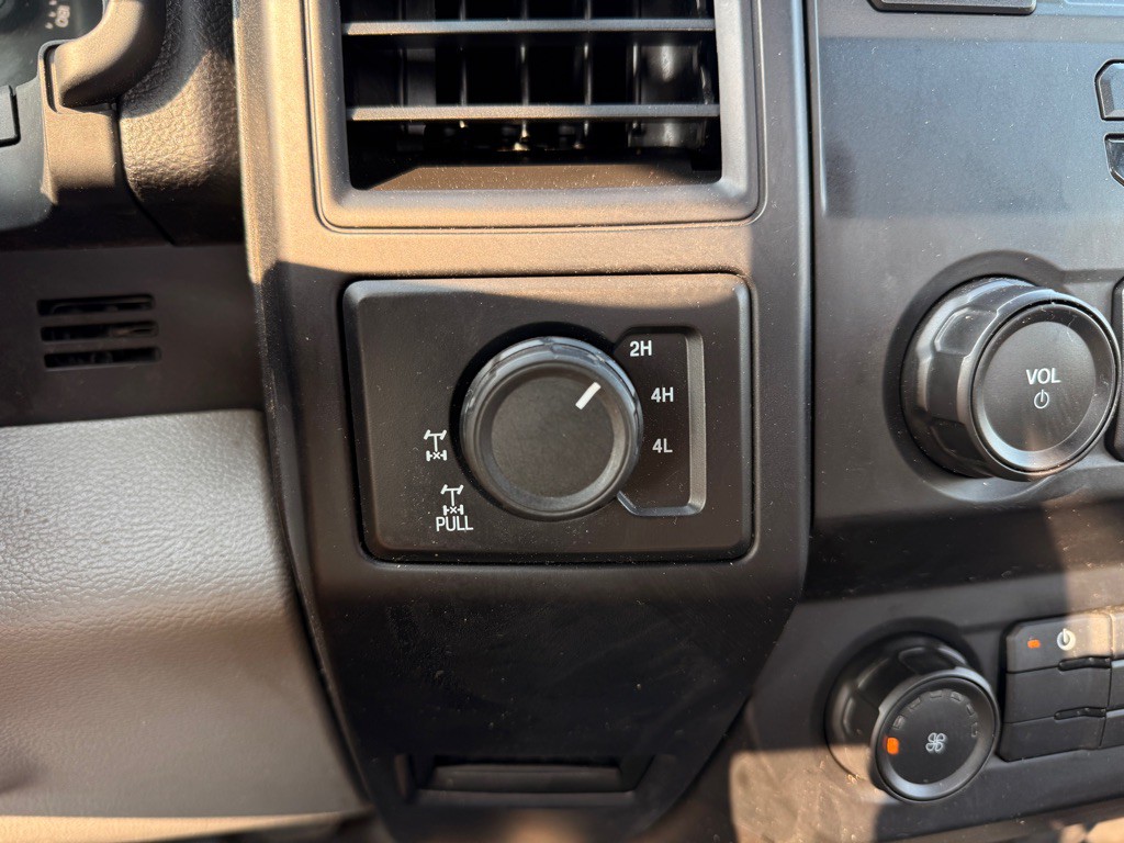 2016 Ford F-150 Image 18