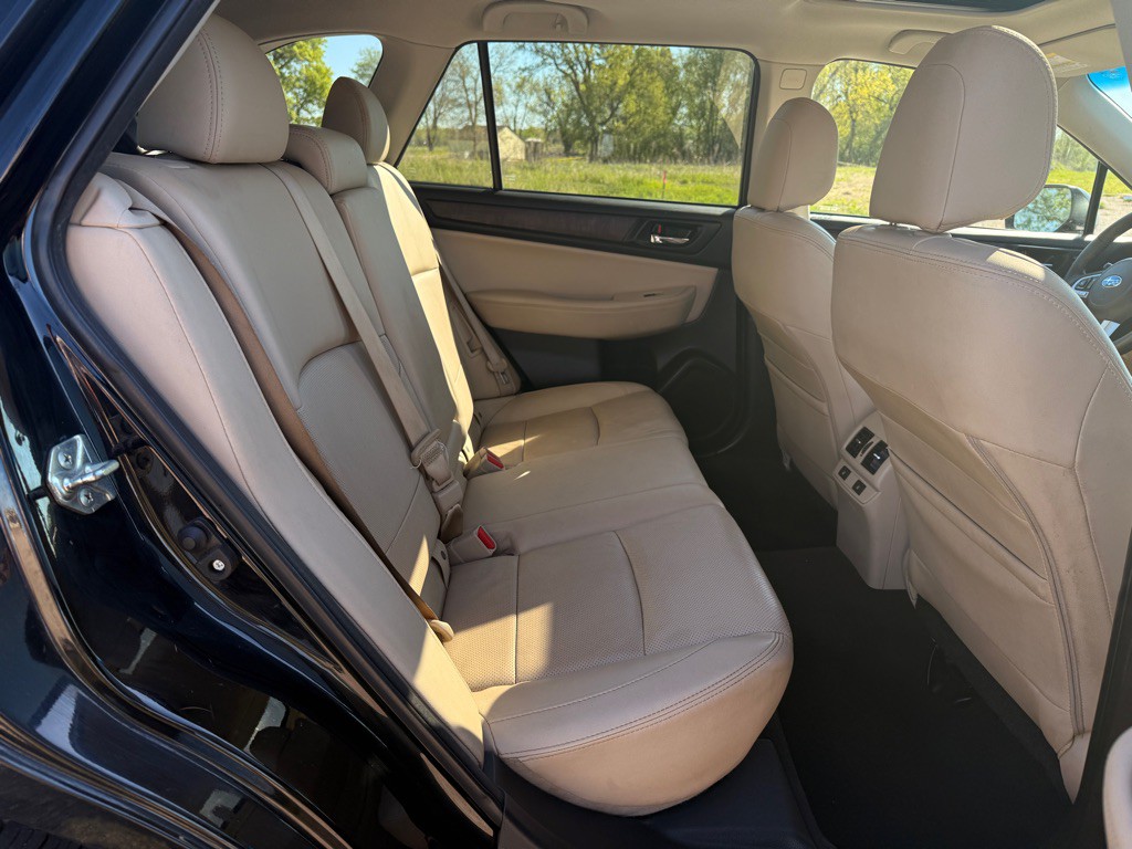 2017 Subaru Outback Image 17