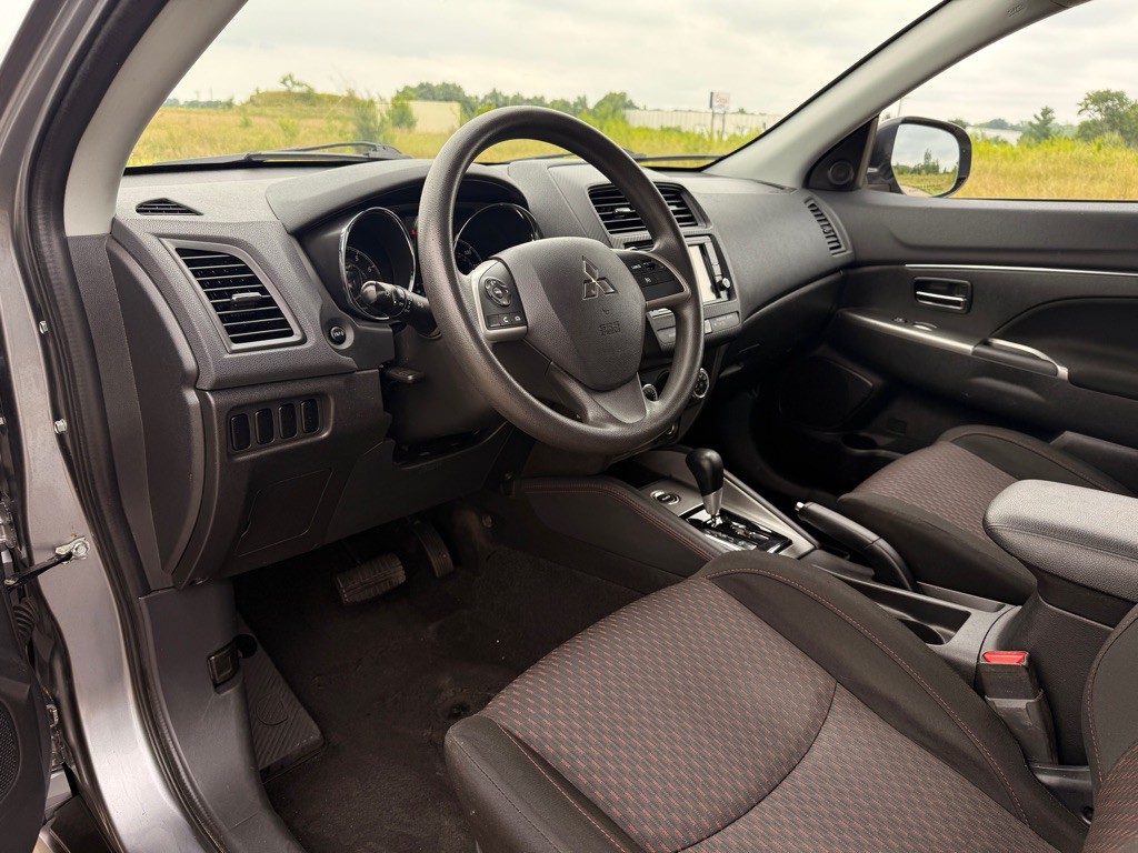 2019 Mitsubishi Outlander Image 9