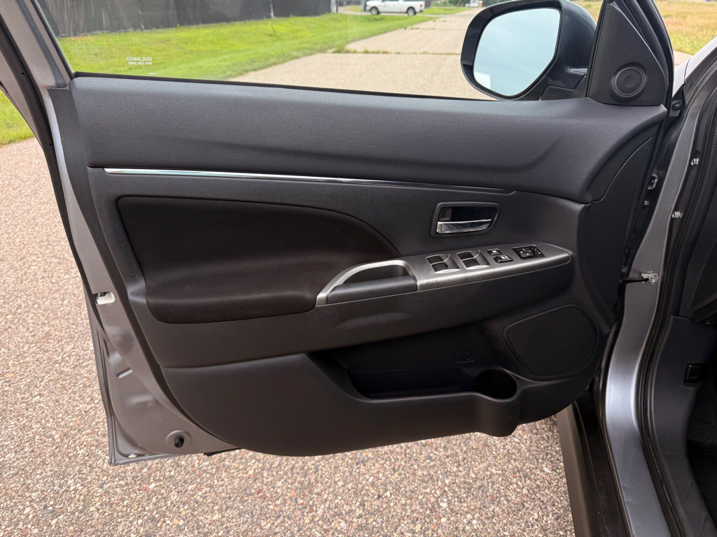 2019 Mitsubishi Outlander Image 11