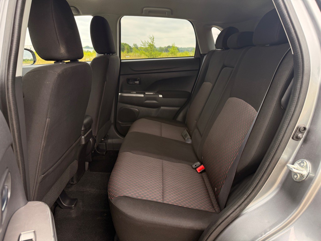 2019 Mitsubishi Outlander Image 12