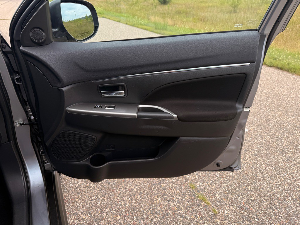 2019 Mitsubishi Outlander Image 17