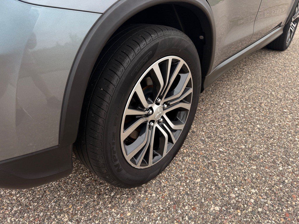 2019 Mitsubishi Outlander Image 27