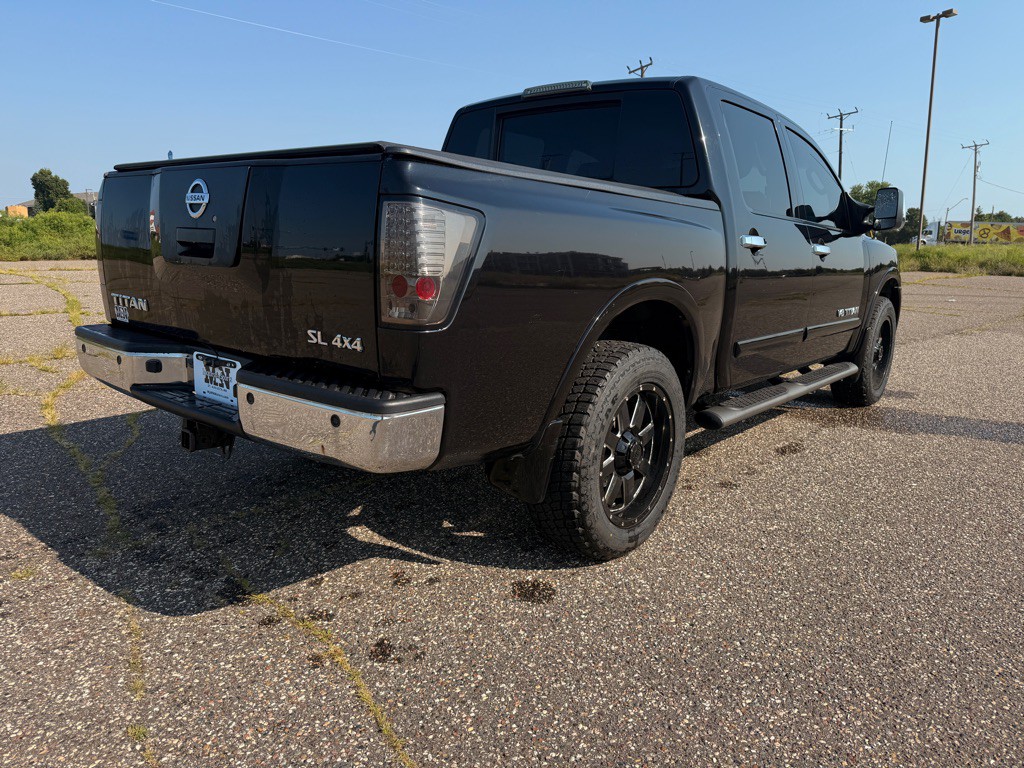 2011 Nissan Titan Image 5