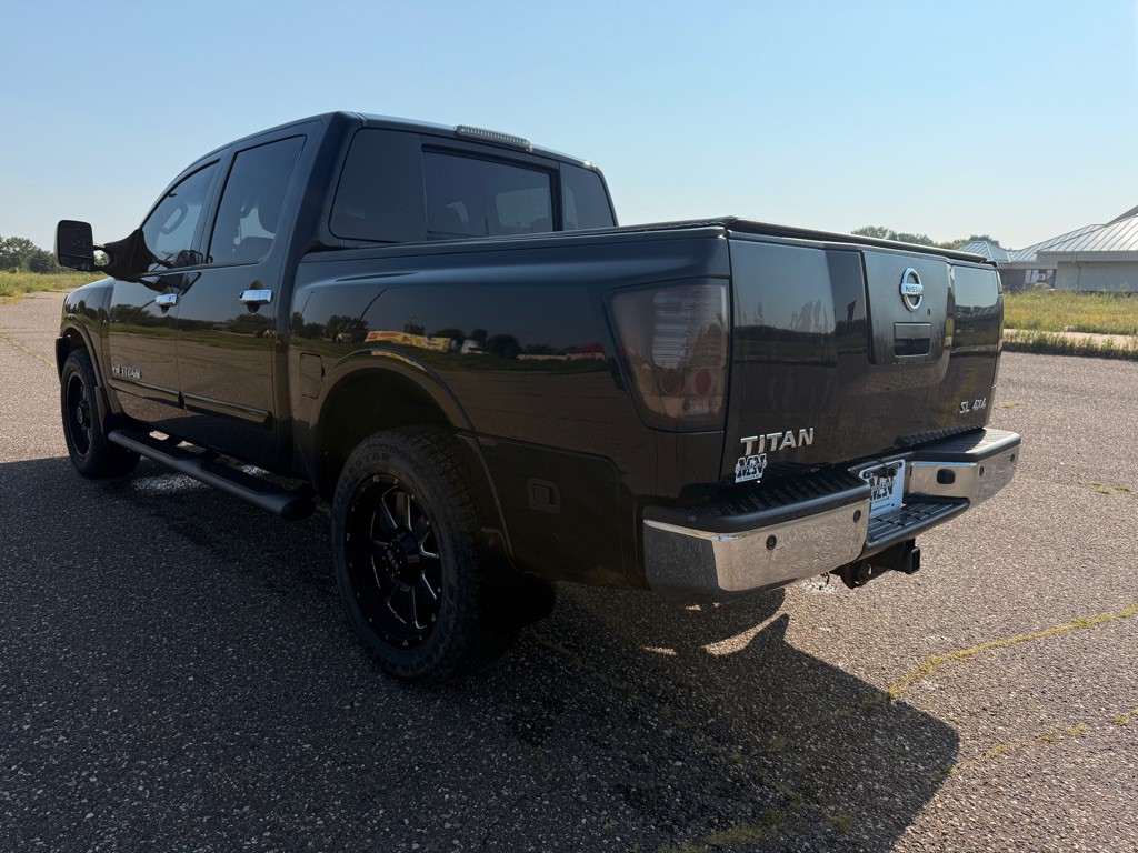 2011 Nissan Titan Image 7
