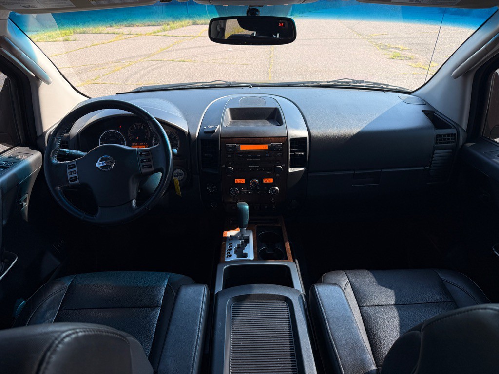 2011 Nissan Titan Image 20