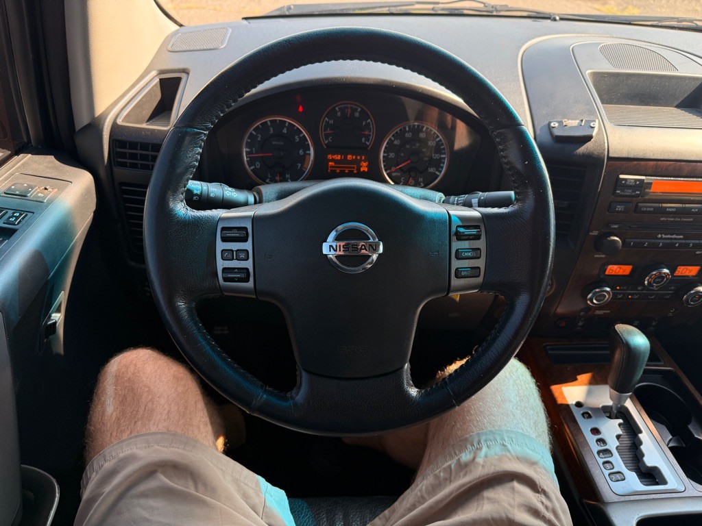 2011 Nissan Titan Image 23