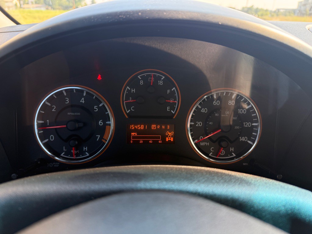 2011 Nissan Titan Image 24