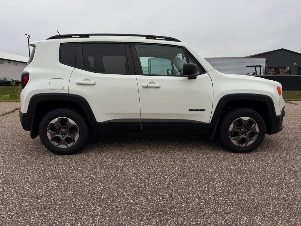 2017 Jeep Renegade Image 4