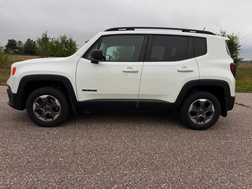 2017 Jeep Renegade Image 8